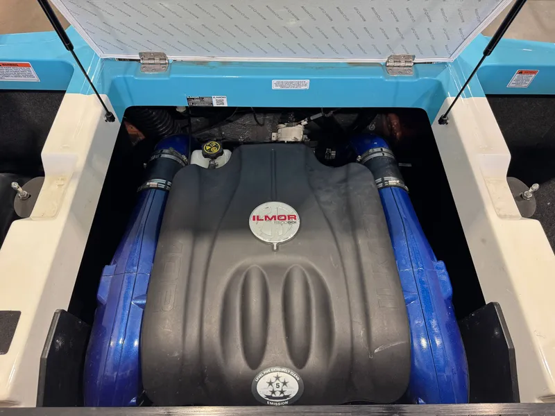 Slide: The Image of MasterCraft XT23 2019 - 27