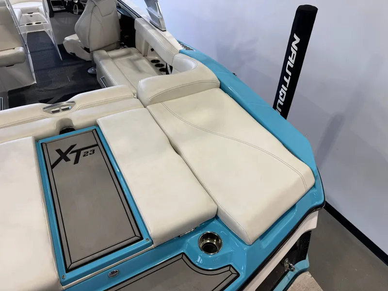 Slide: The Image of MasterCraft XT23 2019 - 11