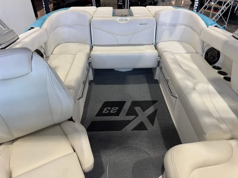 Slide: The Image of MasterCraft XT23 2019 - 21