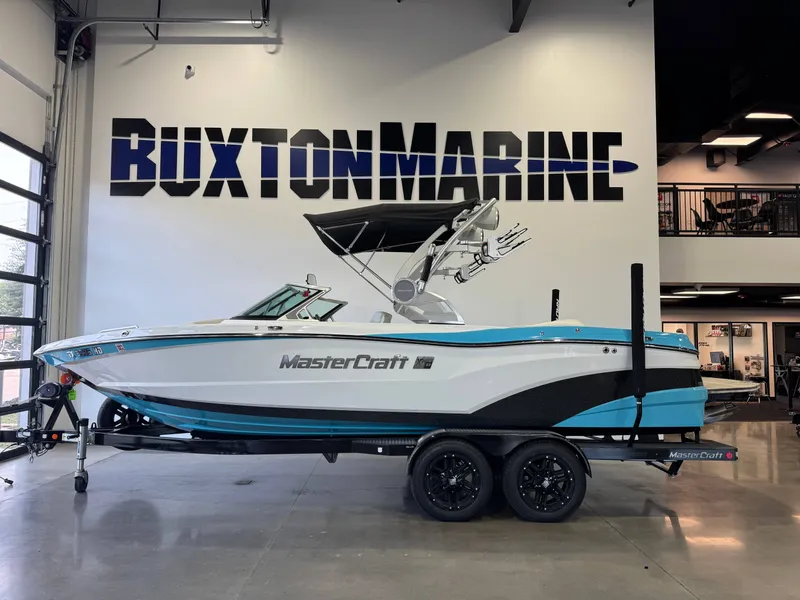 Slide: The Image of MasterCraft XT23 2019 - 4