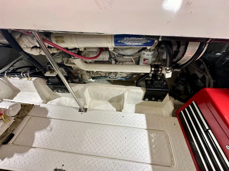 Slide: The Image of Bayliner 4788 Pilot House Motoryacht 1999 - 62