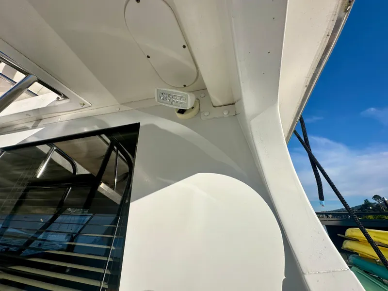 Slide: The Image of Bayliner 4788 Pilot House Motoryacht 1999 - 61