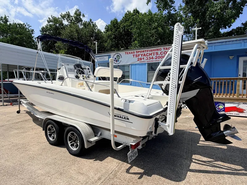 Slide: The Image of Boston Whaler 230 Dauntless 2010 - 15