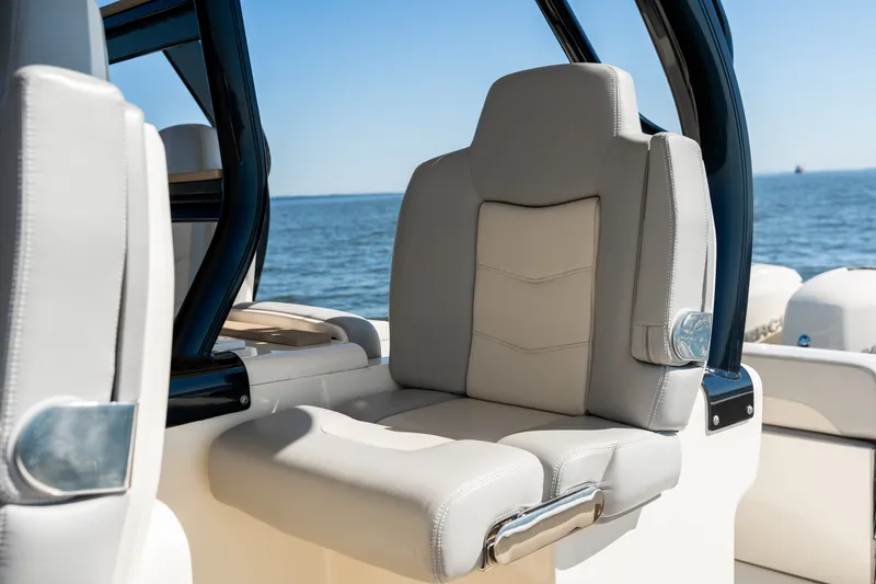 Slide: The Image of Scout 420 LXF 2020 - 35