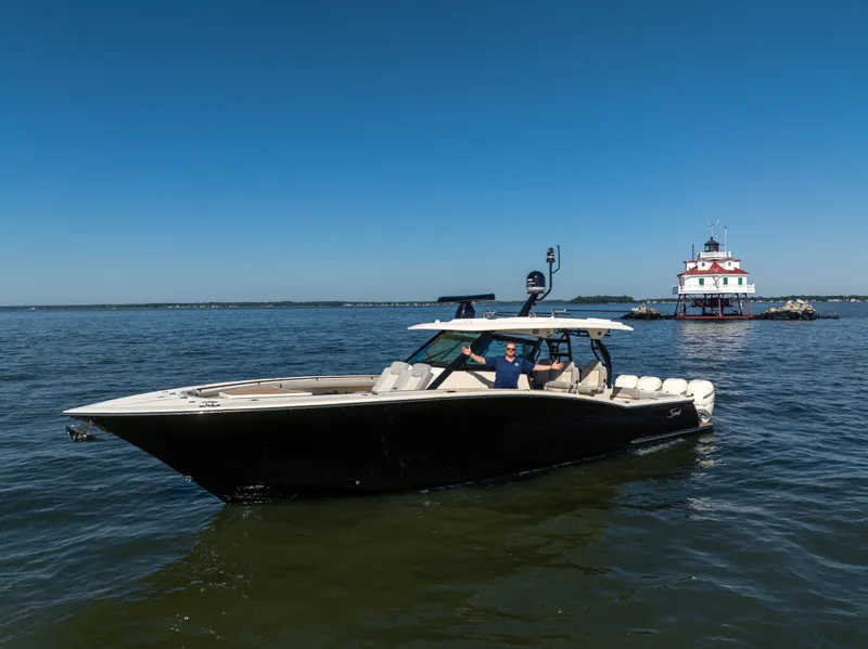 Slide: The Image of Scout 420 LXF 2020 - 16