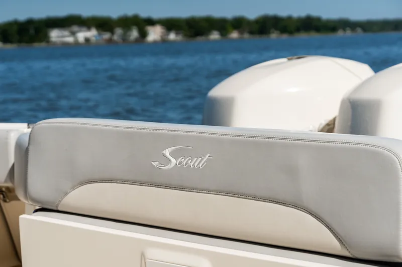 Slide: The Image of Scout 420 LXF 2020 - 30