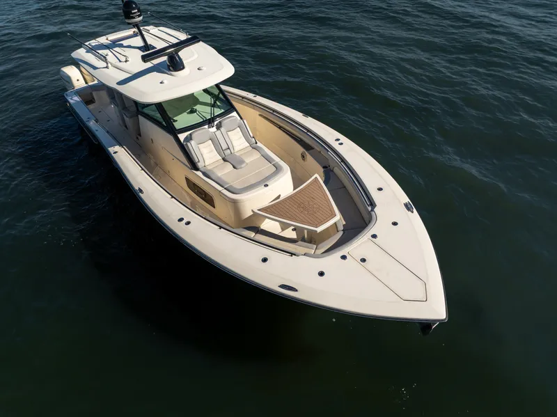 Slide: The Image of Scout 420 LXF 2020 - 17