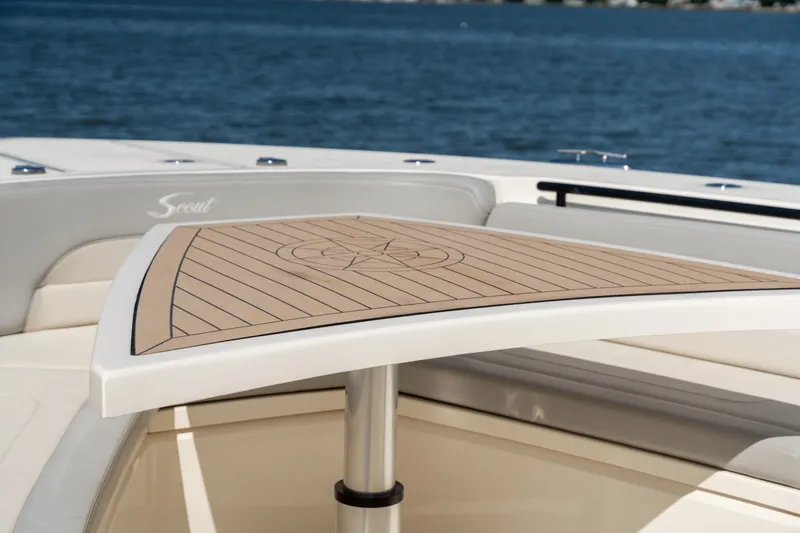 Slide: The Image of Scout 420 LXF 2020 - 27