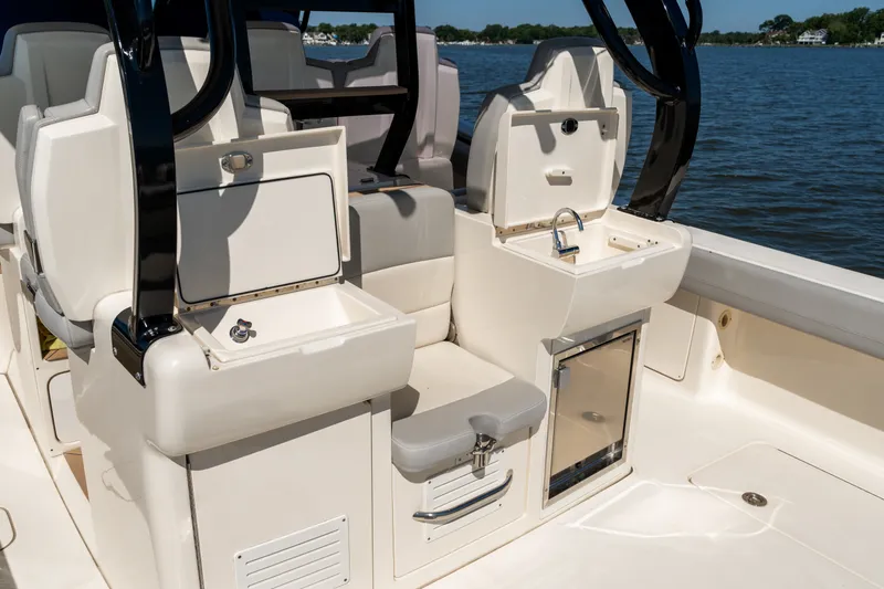 Slide: The Image of Scout 420 LXF 2020 - 39