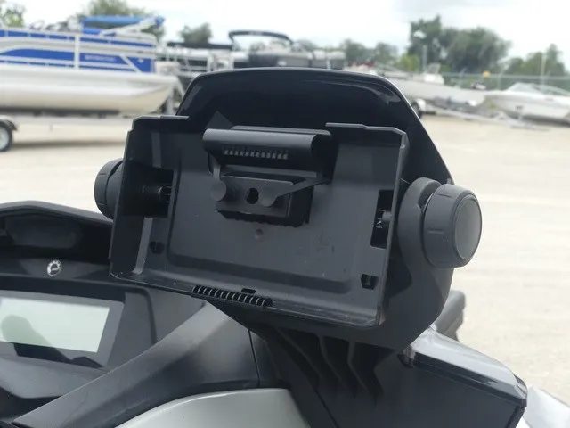 Slide: The Image of Sea-Doo FishPro Scout 130 2022 - 8