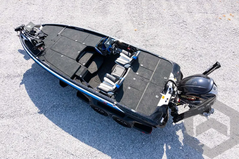 Slide: The Image of 2027 Skeeter FXE20 Pro fishing boat with Yamaha engine, aerial view. - 32