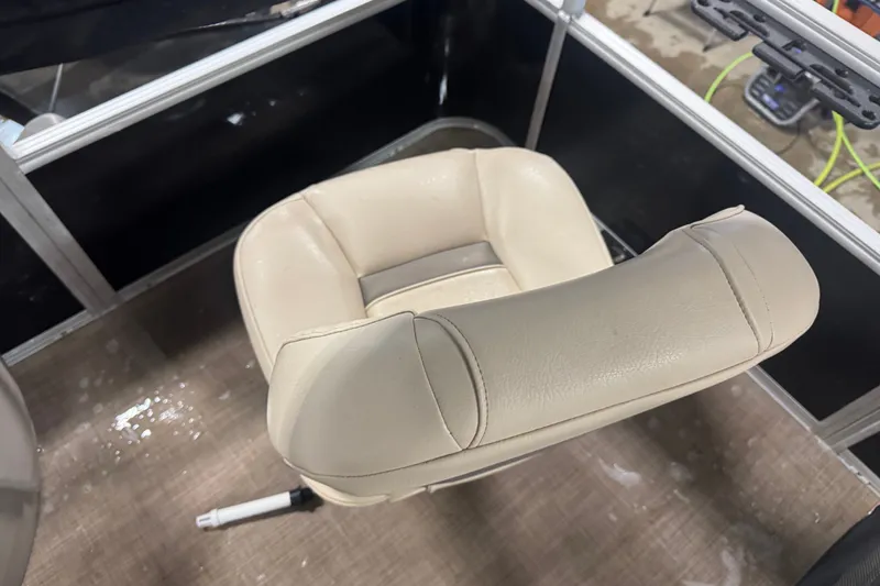 Slide: The Image of Beige captain's chair on 2021 Sun Tracker Fishin' Barge 20 DLX boat. - 18
