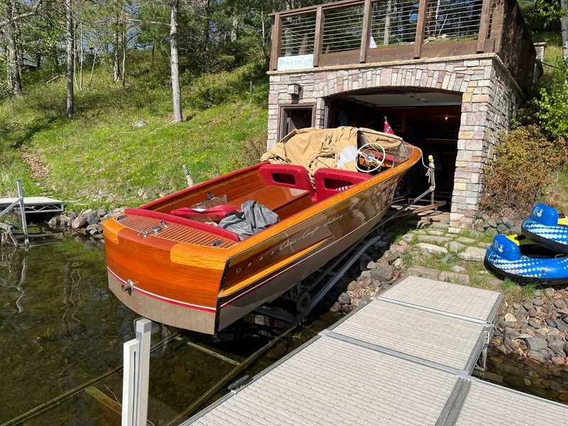 The Image of Chris-Craft Holiday 1952 - 3