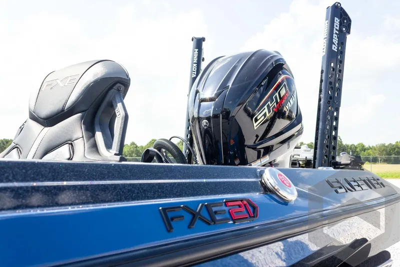 Slide: The Image of 2027 Skeeter FXE21 Apex boat with Yamaha engine and Minn Kota Raptor anchors. - 10