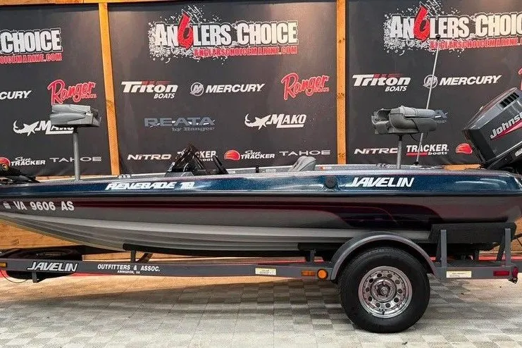 The Image of 1999 Javelin RENEGADE 18 fishing boat on trailer at Anglers Choice showroom. - 1