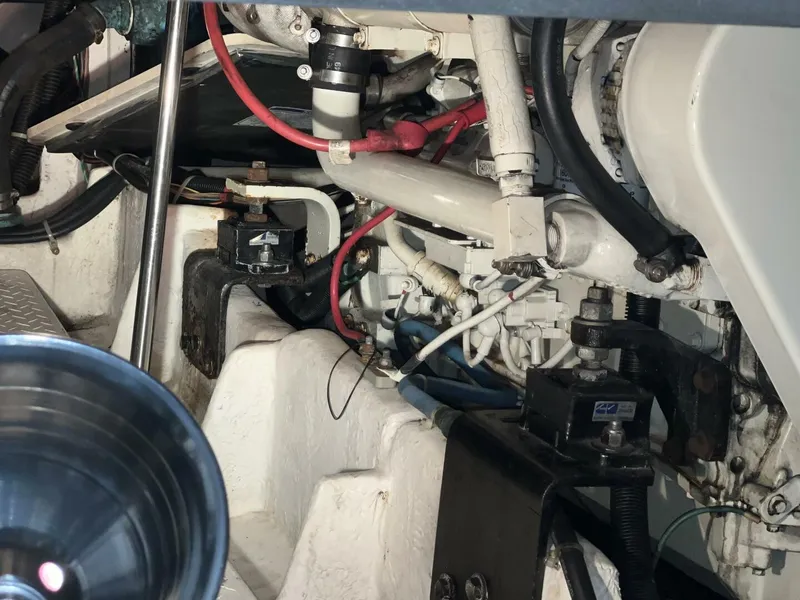 Slide: The Image of Bayliner 4788 Pilot House Motoryacht 2000 - 35