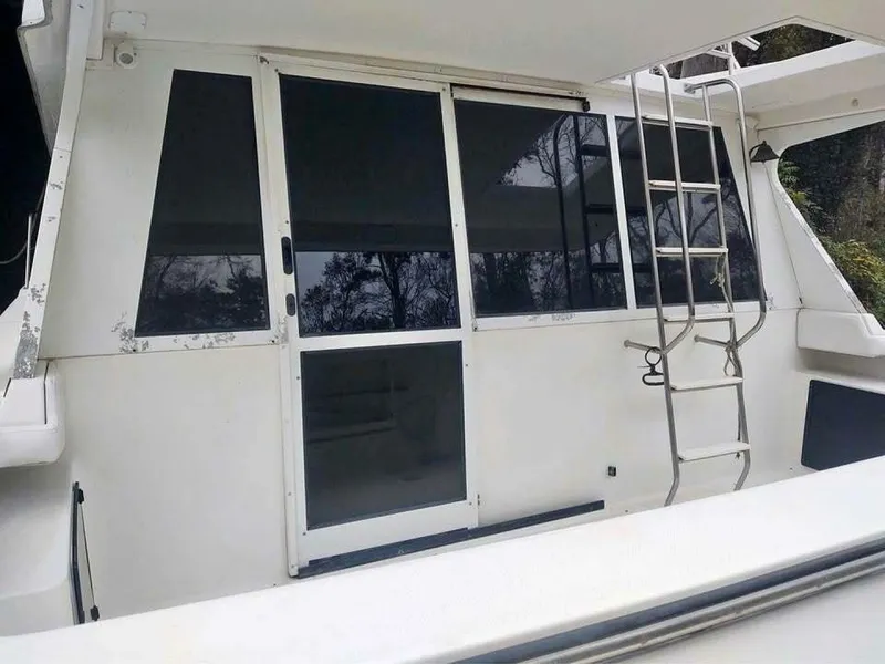 Slide: The Image of Bayliner 4788 Pilot House Motoryacht 2000 - 5