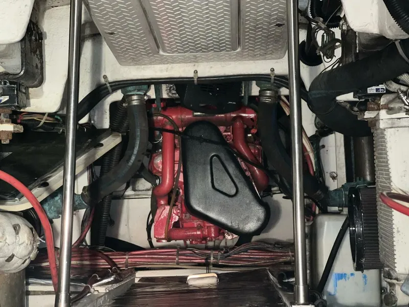 Slide: The Image of Bayliner 4788 Pilot House Motoryacht 2000 - 32