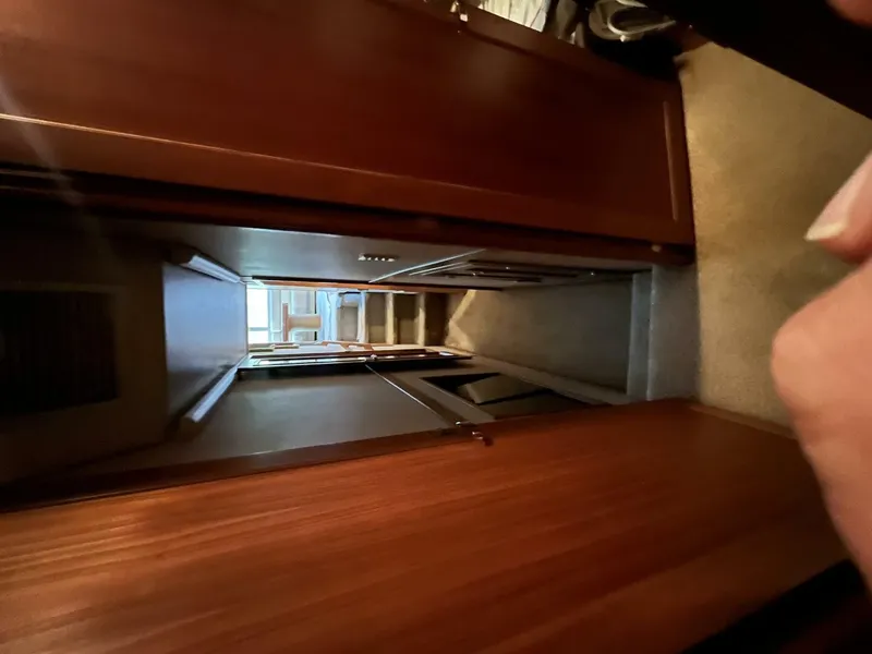 Slide: The Image of Bayliner 4788 Pilot House Motoryacht 2000 - 23