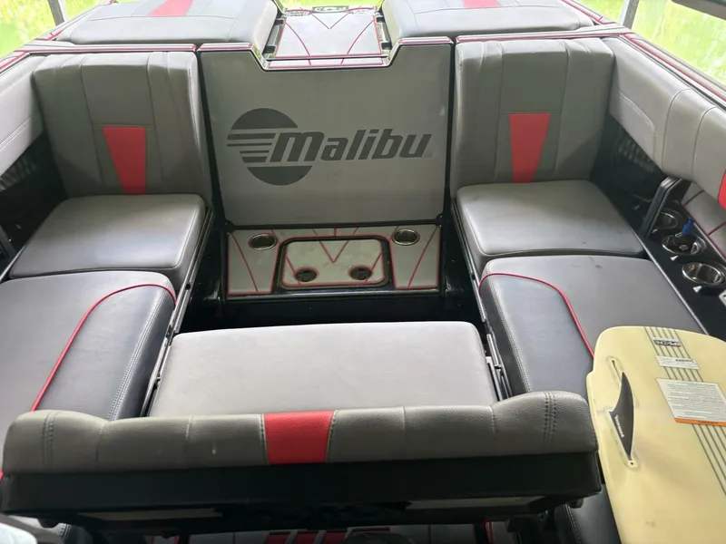 Slide: The Image of Malibu Wakesetter 23 LSV 2022 - 59