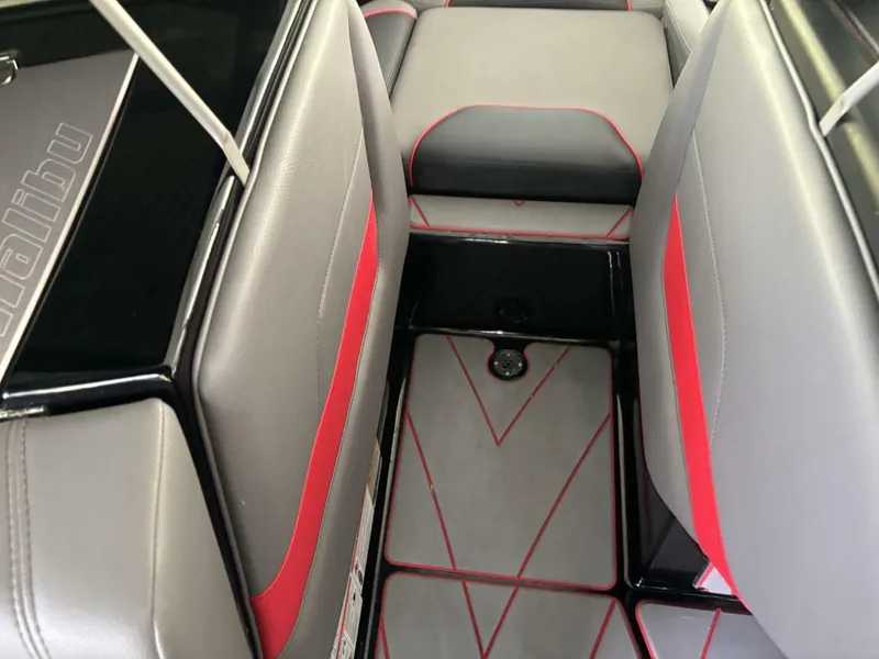Slide: The Image of Malibu Wakesetter 23 LSV 2022 - 60