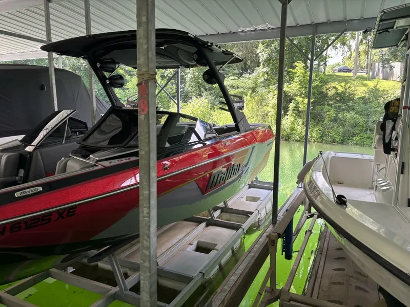 Slide: The Image of Malibu Wakesetter 23 LSV 2022 - 85