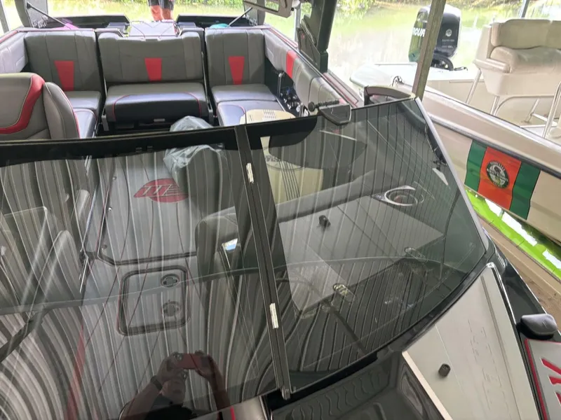 Slide: The Image of Malibu Wakesetter 23 LSV 2022 - 78
