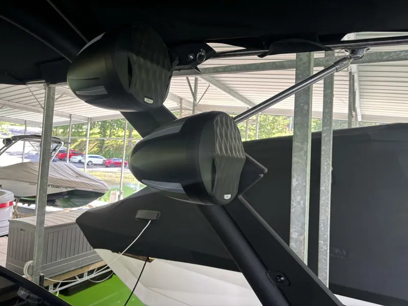Slide: The Image of Malibu Wakesetter 23 LSV 2022 - 56
