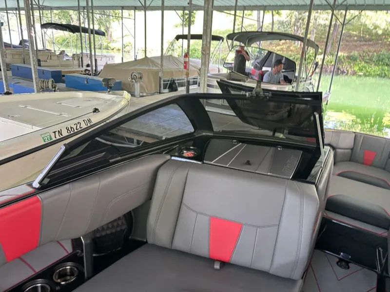 Slide: The Image of Malibu Wakesetter 23 LSV 2022 - 51