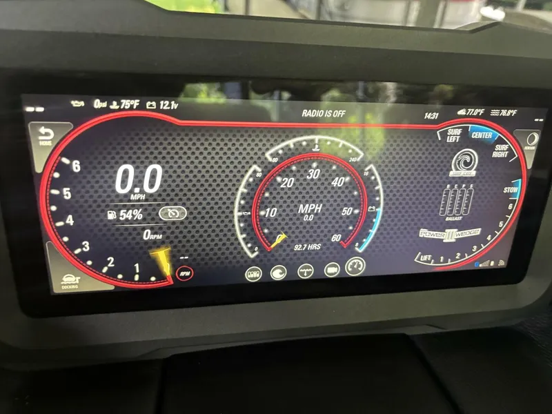 Slide: The Image of Malibu Wakesetter 23 LSV 2022 - 71