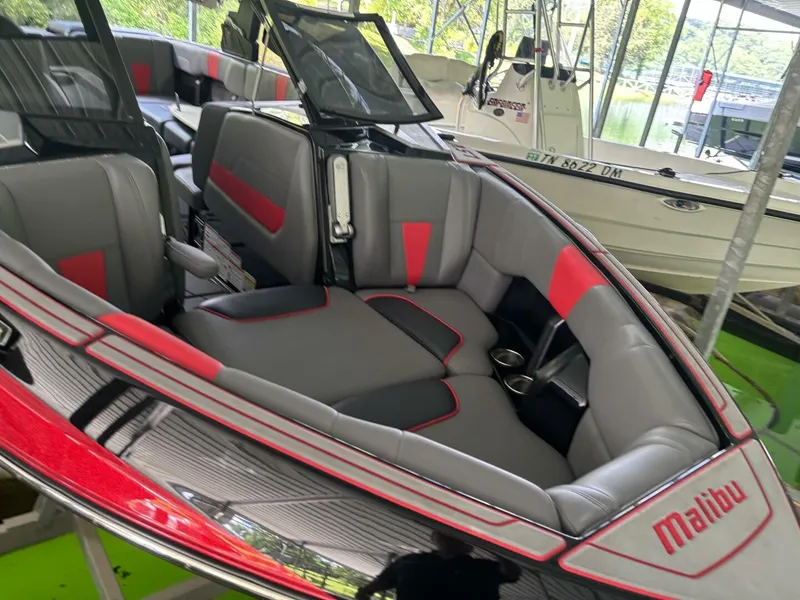 Slide: The Image of Malibu Wakesetter 23 LSV 2022 - 84