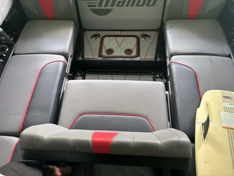 Slide: The Image of Malibu Wakesetter 23 LSV 2022 - 61