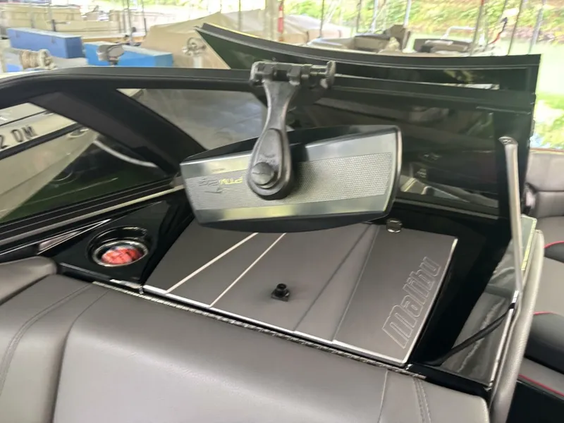 Slide: The Image of Malibu Wakesetter 23 LSV 2022 - 63