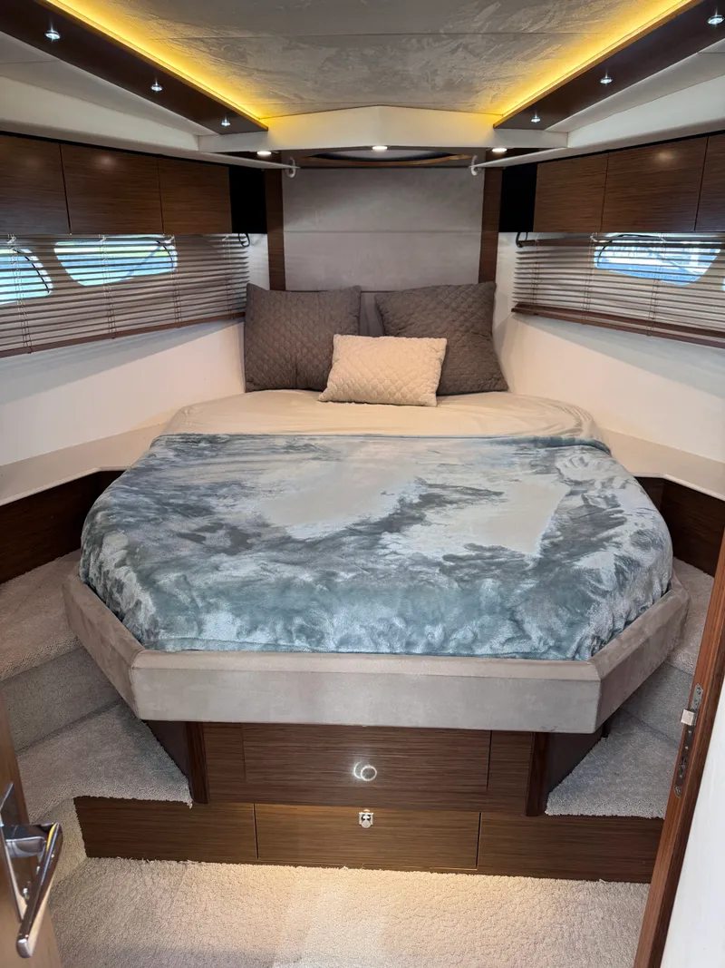 Slide: The Image of Cruisers 45 CANTIUS 2014 - 17
