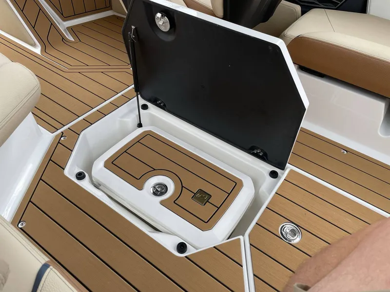 Slide: The Image of Nautique G23 2027 - 33