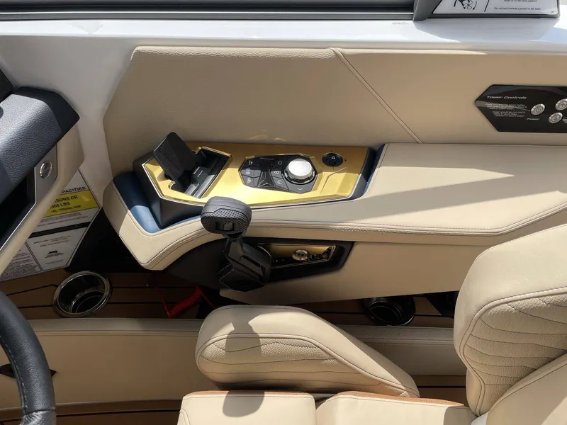 Slide: The Image of Nautique G23 2027 - 17