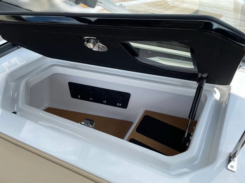 Slide: The Image of Nautique G23 2027 - 22