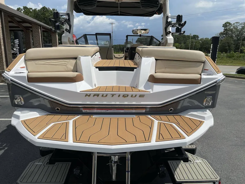 Slide: The Image of Nautique G23 2027 - 15