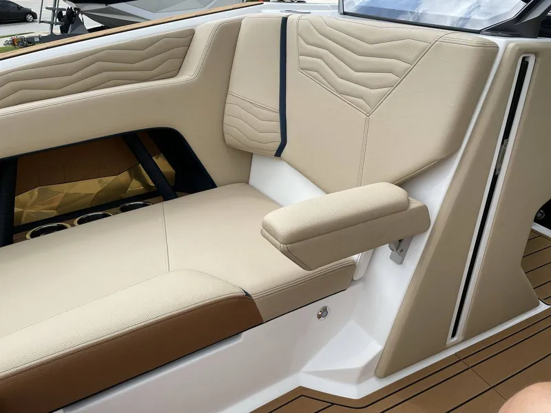 Slide: The Image of Nautique G23 2027 - 35