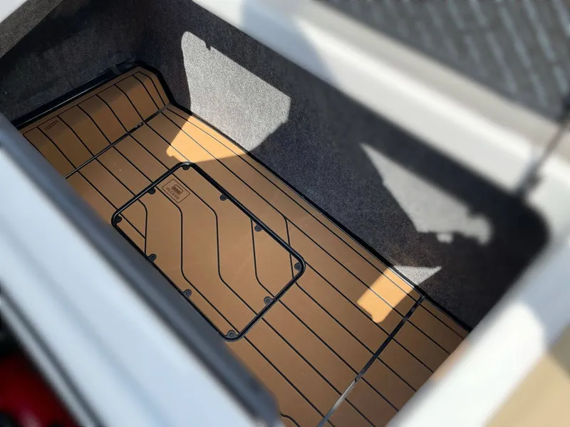 Slide: The Image of Nautique G23 2027 - 7