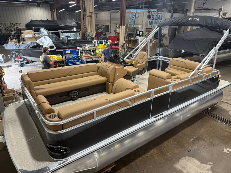The Image of Tahoe Sport CRB 2180 Cruise Rear Bench & 4-Stroke $30995 2027 - 1