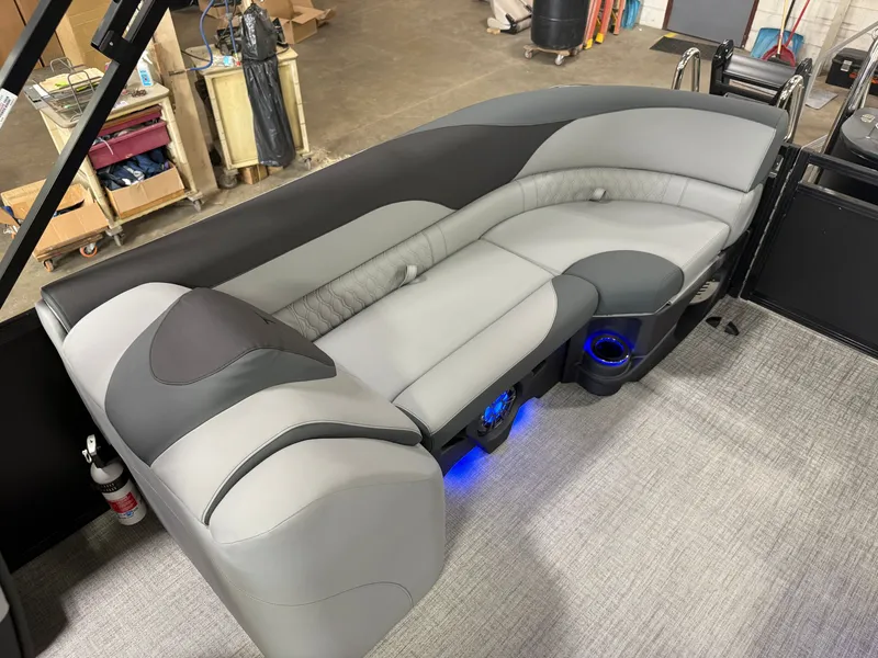 Slide: The Image of Tahoe LTZ 2385 Quad Lounge 300HP Tritoon 2026 - 20