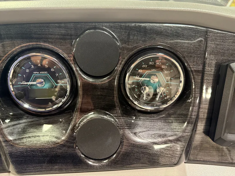 Slide: The Image of Tahoe LTZ 2385 Quad Lounge 300HP Tritoon 2026 - 16