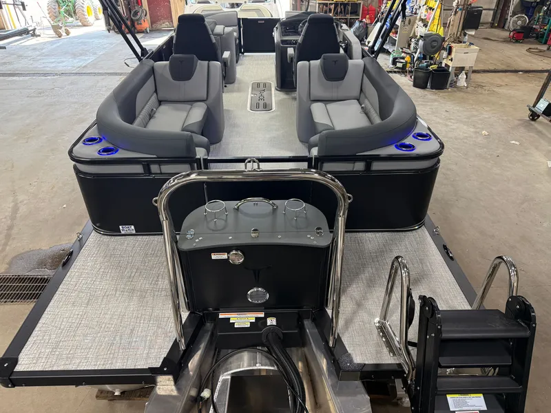 Slide: The Image of Tahoe LTZ 2385 Quad Lounge 300HP Tritoon 2026 - 6