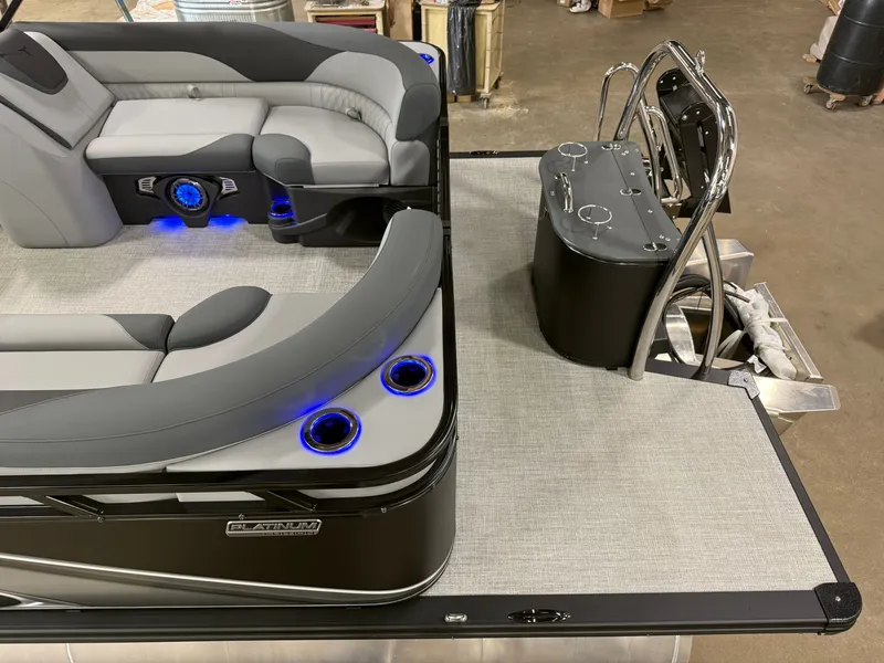 Slide: The Image of Tahoe LTZ 2385 Quad Lounge 300HP Tritoon 2026 - 5
