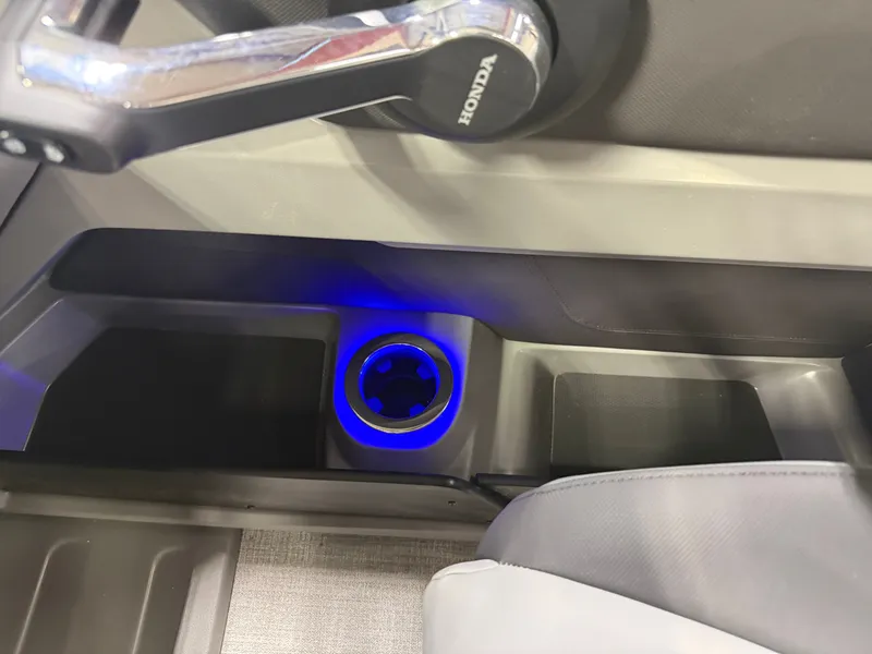 Slide: The Image of Tahoe LTZ 2385 Quad Lounge 300HP Tritoon 2026 - 18