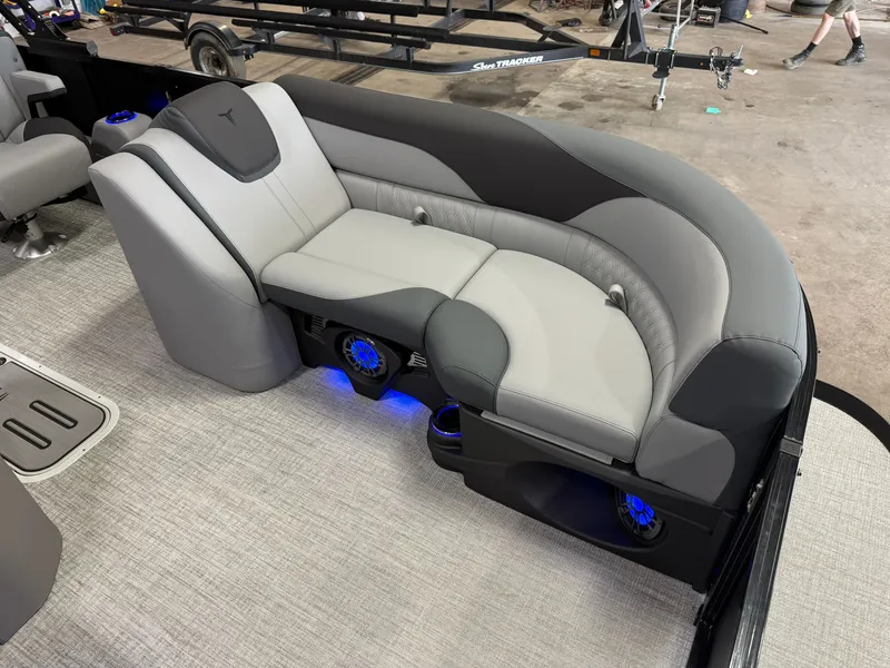 Slide: The Image of Tahoe LTZ 2385 Quad Lounge 300HP Tritoon 2026 - 9