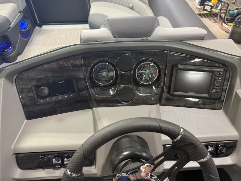 Slide: The Image of Tahoe LTZ 2385 Quad Lounge 300HP Tritoon 2026 - 14