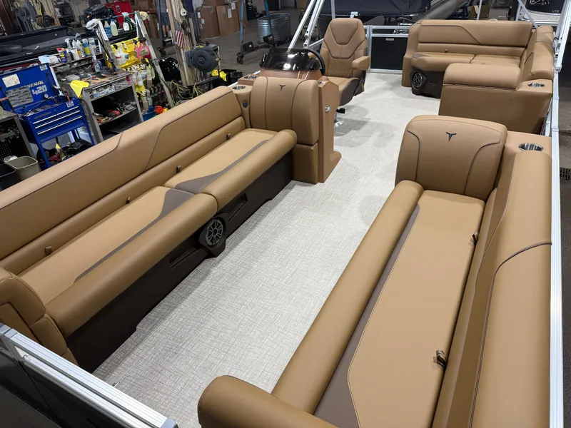 Slide: The Image of Tahoe Sport 2380 Cruise Rear Bench (CRB) & Honda 4-Stroke EFI 2026 - 27