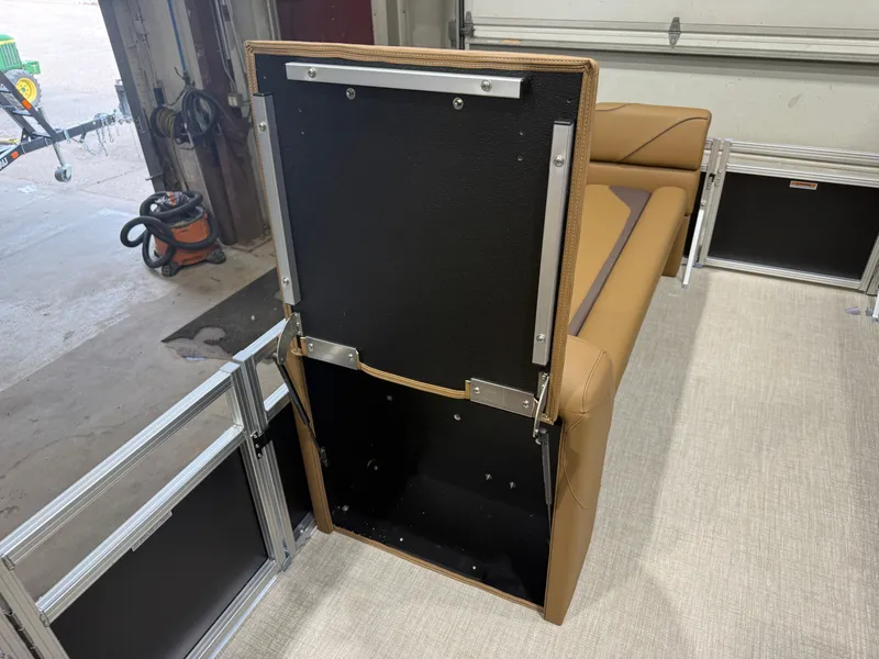 Slide: The Image of Tahoe Sport 2380 Cruise Rear Bench (CRB) & Honda 4-Stroke EFI 2026 - 24
